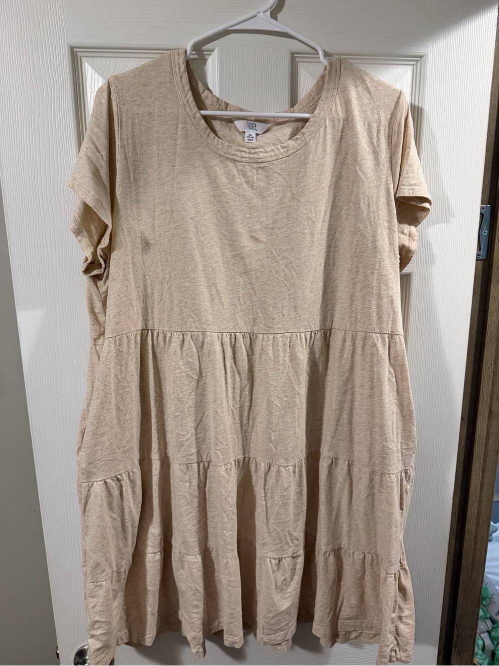 Time and Tru Cream Tiered Short Sleeve Knit Dress